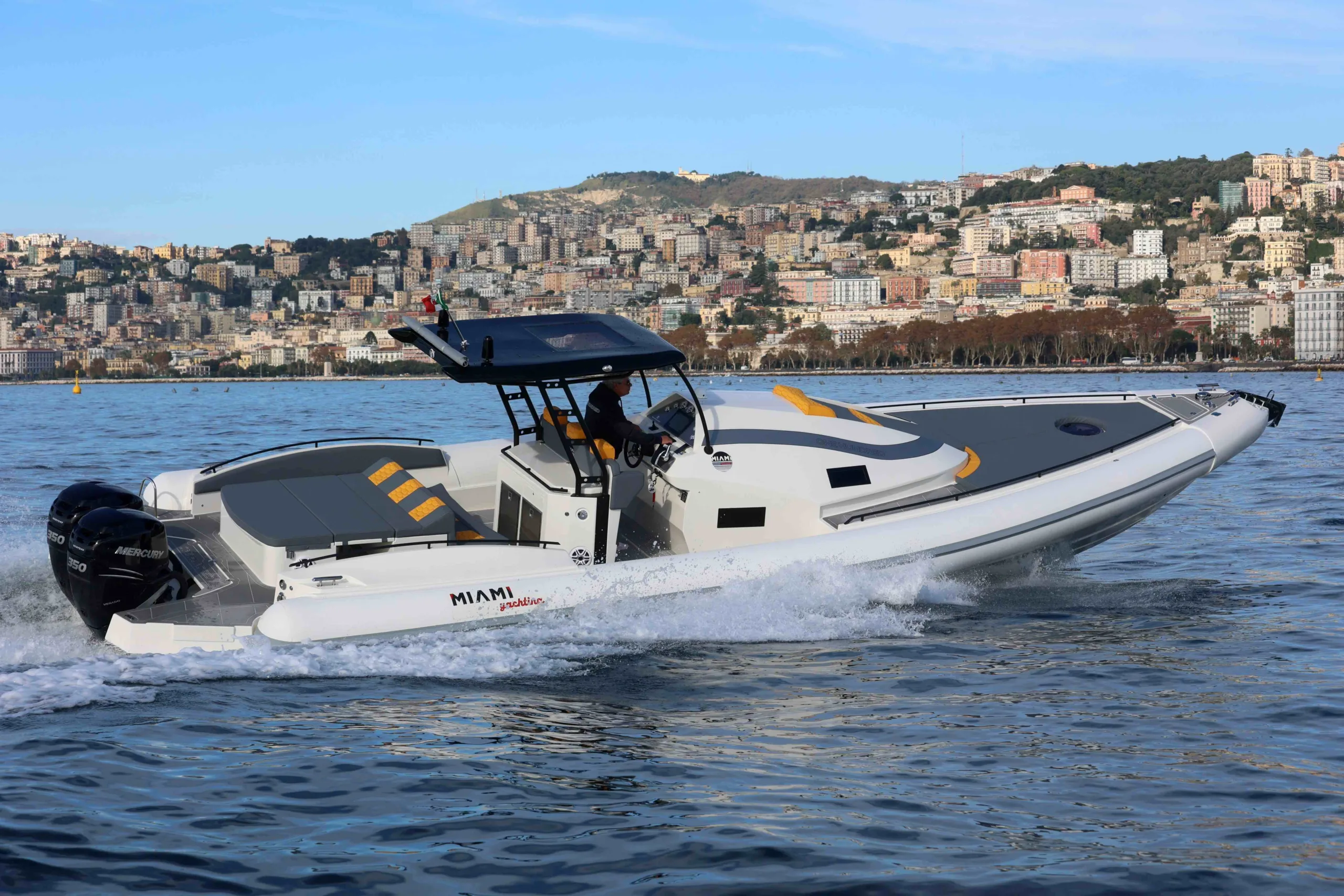 Web Agency Agenzia specializzata per fotografie nautiche per cantieri nautici barche e gommoni a napoli