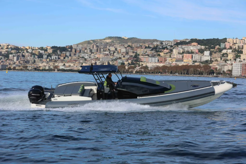 Web Agency Agenzia specializzata per fotografie nautiche per cantieri nautici barche e gommoni a napoli